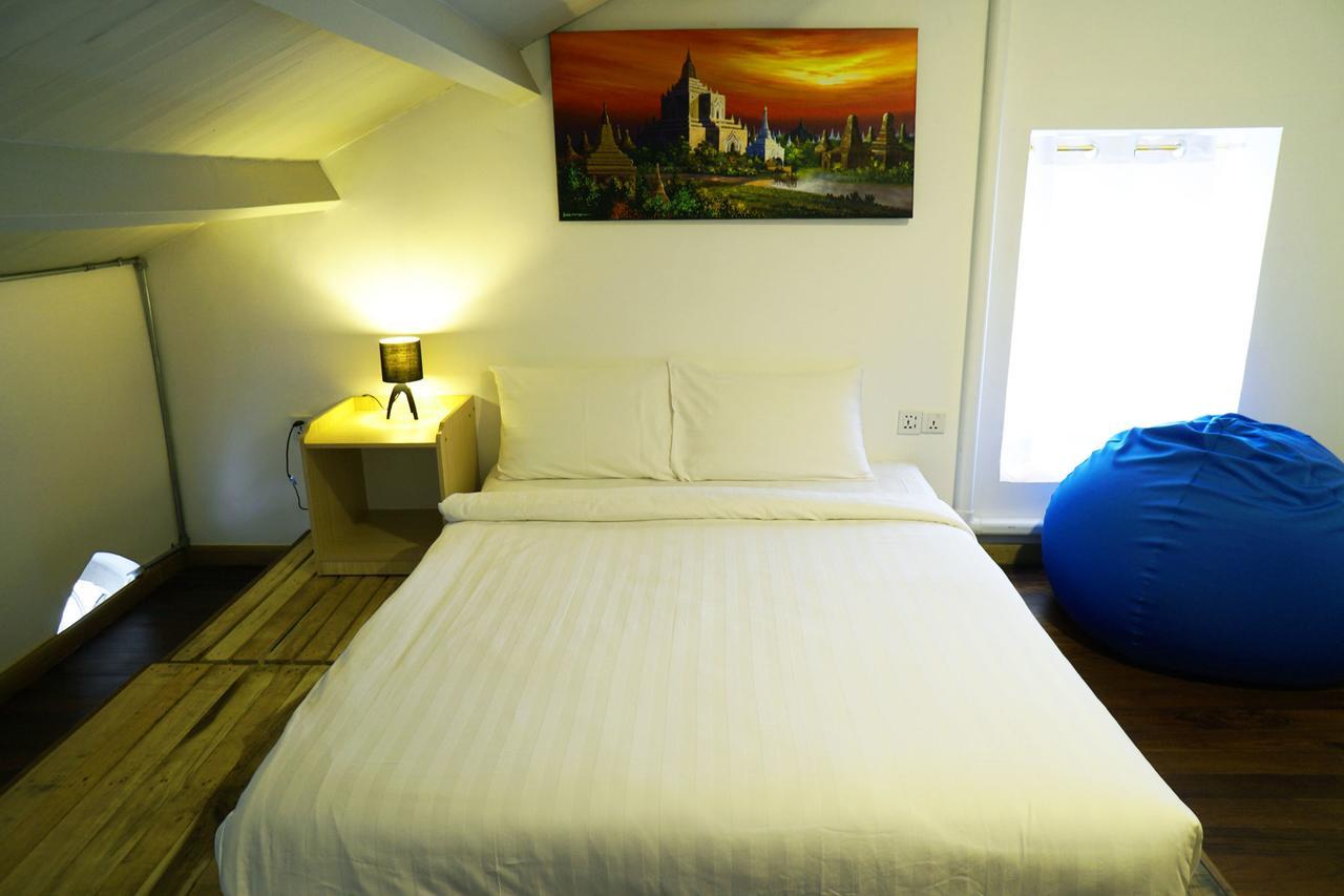 Baobabed Hostel Yangon, Myanmar Rum bild
